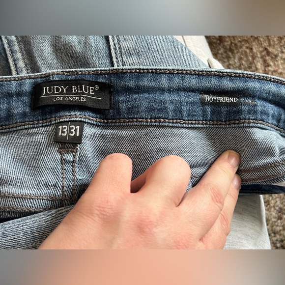 Judy Blue Women’s Boyfriend Fit Distressed Stretch Comfort Jeans Size 13/31 - Picture 12 of 13